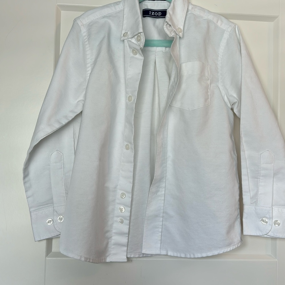 IZOD SZ5 BUTTON DOWN WHITE SHIRT